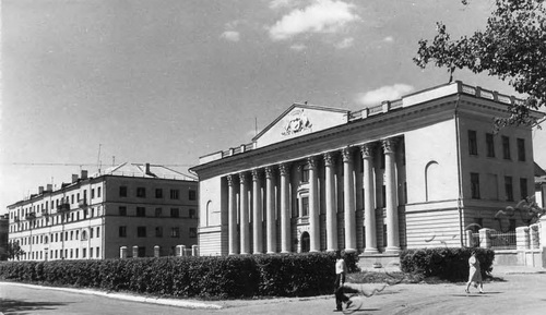 Подробнее о статье Дом политического просвещения (Ед.хр. 1955)