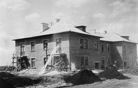 Подробнее о статье 2-х этажный 12-и квартирный жилой дом (Ед.хр. 1964)