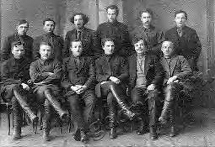 Подробнее о статье Президиум Тамбовского губисполкома и председатели уисполкомов Х-го созыва (Ед.хр. 1992)