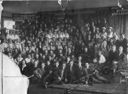 Подробнее о статье Участники самодеятельных кружков (Ед.хр. 2004)