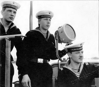 Подробнее о статье Экипаж катера «Тамбовский комсомолец» (Ед.хр. 2097)