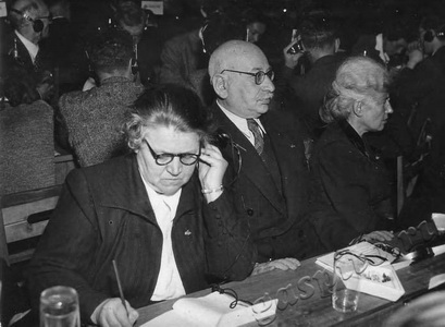 Подробнее о статье Члены фестивальной делегации на 2-м Всемирном конгрессе сторонников мира (Ед.хр. 2102)