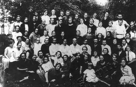 Подробнее о статье Слушатели курсов секретарей волкома (Ед.хр. 2150)