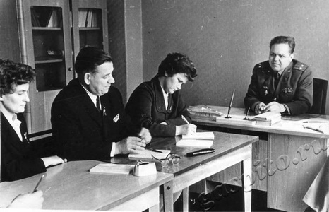 Подробнее о статье Посещение делегатами XXIV съезда КПСС танкового батальона дивизии имени Ф.Э.Дзержинского Московской области  (Ед.хр. 2182)