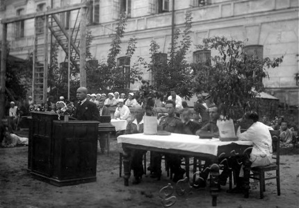 Подробнее о статье Встреча писателей А.С.Новикова-Прибоя, Перегудова с ранеными эвакогоспиталя № 5457 (Ед.хр. 2315)