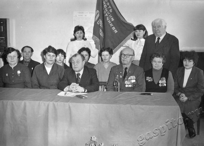 Подробнее о статье Участники встречи сотрудников областного отдела социального обеспечения с ветеранами партии, комсомола (Ед.хр. 2338)