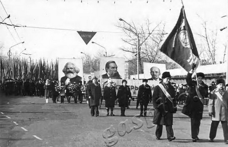 Подробнее о статье Демонстрация трудящихся Октябрьского района г.Тамбова (Ед.хр. 2363)