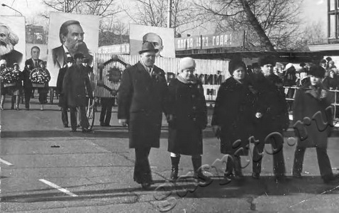 Подробнее о статье Демонстрация трудящихся Октябрьского района г.Тамбова (Ед.хр. 2364)