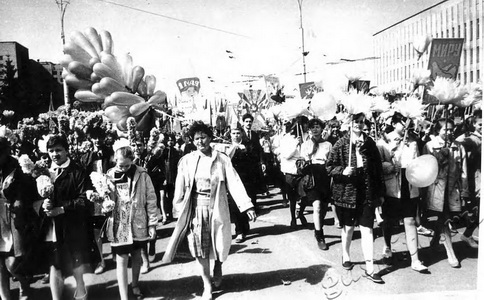 Подробнее о статье Демонстрация трудящихся г.Тамбова в честь Международного Дня солидарности трудящихся 1 Мая (Ед.хр. 2369)