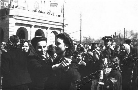 Подробнее о статье Празднование победы в Великой Отечественной войне на площади В.И.Ленина г.Тамбова (Ед.хр. 2388)