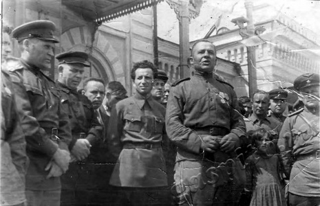 Подробнее о статье Митинг на вокзале г.Тамбова, посвященный встрече демобилизованных воинов в июле 1945 года (Ед.хр. 2390)