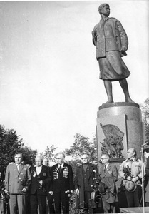 Подробнее о статье Митинг, посвященный 60-летию со дня рождения Героя Советского Союза З.А.Космодемьянской (Ед.хр. 2395)