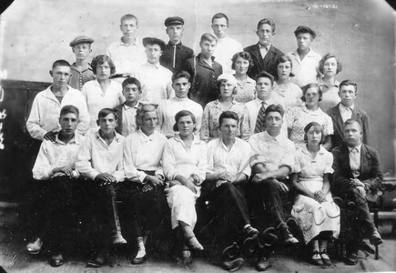 Подробнее о статье Комсомольцы совхоза «Виктория» (Ед.хр. 2700)