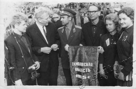 Подробнее о статье Тамбовская делегация на 1-м Всесоюзном слете победителей походов по местам революционной, боевой и трудовой славы в Брестской крепости (Ед.хр. 2755)