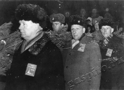 Подробнее о статье Встреча трех поколений, посвященная 34-ой годовщине освобождения г.Ленинграда, в парке культуры и отдыха (Ед.хр. 2809)