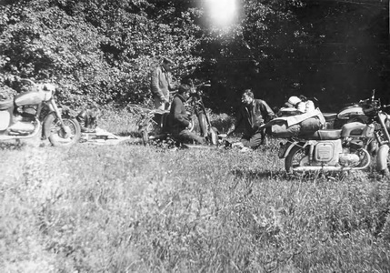 Подробнее о статье Участники мотокросса (Ед.хр. 2836)