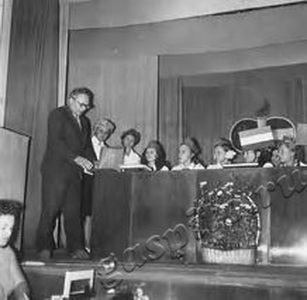 Подробнее о статье Заседание клуба интернациональной дружбы (КИД) Дворца пионеров и школьников, посвященное советско-венгерской дружбе (Ед.хр. 2935)