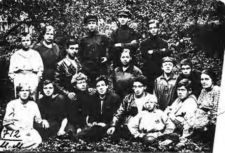 Подробнее о статье Члены Тамбовской молодежной коммуны «КИМ» (Ед.хр. 2957)