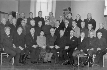 Подробнее о статье Ветераны партии, участники встречи старых большевиков в Тамбовском  областном краеведческом музее (Ед.хр. 2975)