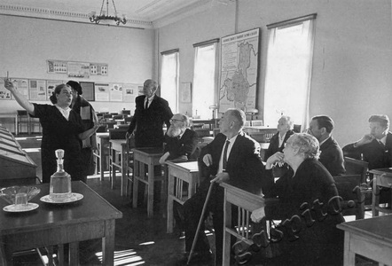 Подробнее о статье Открытие первой выставки «Из истории Тамбовской областной партийной организации» (Ед.хр. 2981)