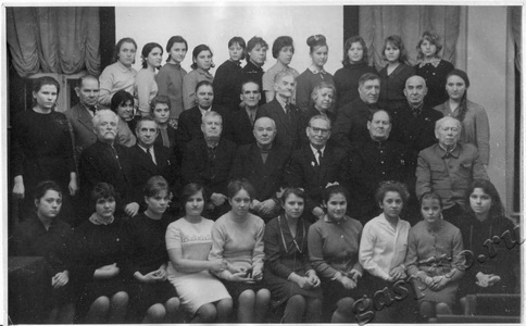 Подробнее о статье Участники встречи старых большевиков со студентами тамбовских вузов в Доме политпросвещения (Ед.хр. 2985)