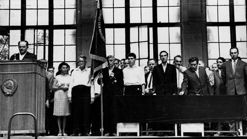 Подробнее о статье Митинг, посвященный вручению ордена Трудового Красного Знамени заводу «Комсомолец» (Ед.хр. 3140)