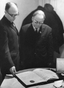 Подробнее о статье Митинг, посвященный вручению Тамбовскому химкомбинату юбилейной почетной Ленинской грамоты (Ед.хр. 3194)