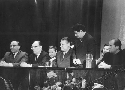 Подробнее о статье Торжественное собрание, посвященное вручению ордена «Знак Почета» Тамбовскому химкомбинату (Ед.хр. 3213)