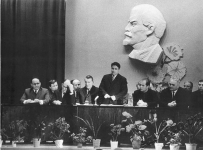 Подробнее о статье Торжественное собрание, посвященное вручению ордена «Знак Почета» Тамбовскому химкомбинату (Ед.хр. 3215)