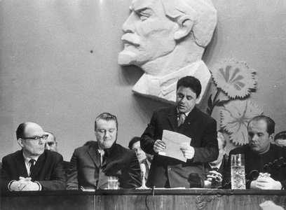 Подробнее о статье Торжественное собрание, посвященное вручению ордена «Знак Почета» Тамбовскому химкомбинату (Ед.хр. 3216)