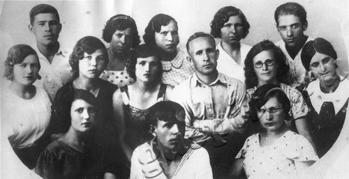 Подробнее о статье Комсомольский актив завода «Ревтруд» (Ед.хр. 3266)