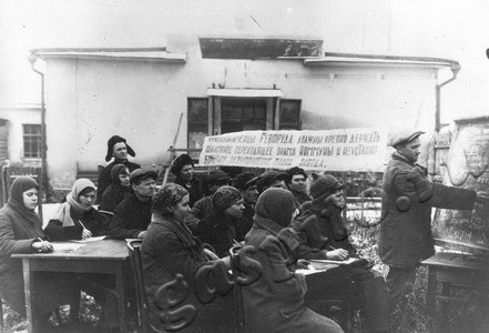 Подробнее о статье Занятие в кандидатской школе литейного цеха завода «Ревтруд» (Ед.хр. 3270)