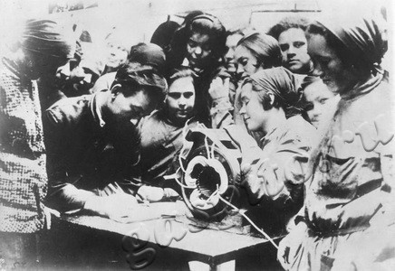 Подробнее о статье Первые обмотчицы завода «Ревтруд» (Ед.хр. 3276)