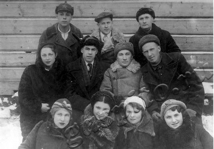 Подробнее о статье Фронтовая бригада художественной самодеятельности завода «Ревтруд» (Ед.хр. 3278)