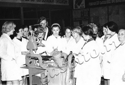 Подробнее о статье Рабочие комсомольско-молодежного участка № 44 завода «Октябрь» производственного объединения «Ревтруд» (Ед.хр. 3341)