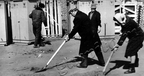 Подробнее о статье Рабочие Тамбовского механического завода на субботнике (Ед.хр. 3344)