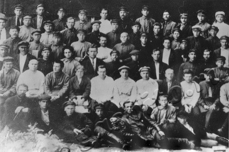 Подробнее о статье Делегаты 1-го Тамбовского окружного съезда колхозников (Ед.хр. 3373)