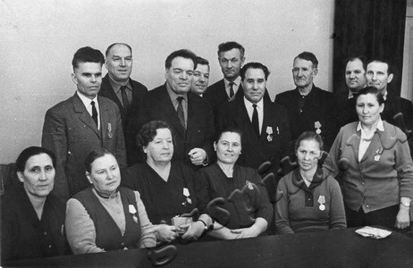 Подробнее о статье Работники потребкооперации, награжденные орденами СССР (Ед.хр. 3427)