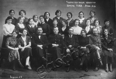 Подробнее о статье Выпускницы Тамбовской школы медсестер доркома РОКК Ленин. ж.д. (Ед.хр. 3433)