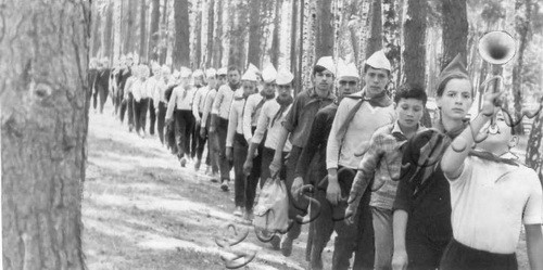 Подробнее о статье Красные следопыты в походе (Ед.хр. 3496)