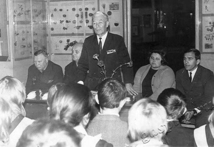 Подробнее о статье Встреча ветеранов войны и труда с учащимися средней школы № 18 г.Тамбова (Ед.хр. 3507)