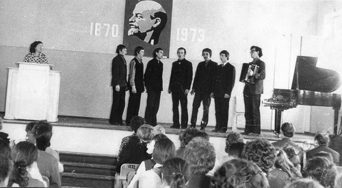 Подробнее о статье Педагогическое училище № 1 им. К.Д.Ушинского. Торжественное заседание, посвященное 103-ей годовщине со дня рождения В.И.Ленина (Ед.хр. 3531)