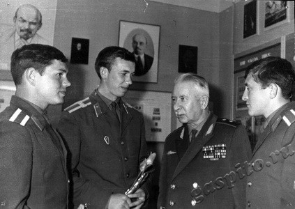 Подробнее о статье Генерал-лейтенант авиации Николай Александрович Сбытов, курсанты ТВАТУ (Ед.хр. 3563)