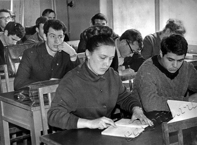 Подробнее о статье Студенты ТИХМа на лекции (Ед.хр. 3571)