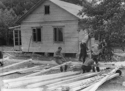 Подробнее о статье Студенты ТИХМа в лаборатории физики в спортивно-оздоровительном лагере «Бодрость» (Ед.хр. 3573)