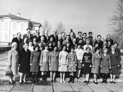 Подробнее о статье Участники зонального семинара инструкторов областных партийных архивов (Ед.хр. 3638)