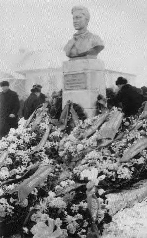 Подробнее о статье Памятник Герою Советского Союза З.Космодемьянской (Ед.хр. 3651)