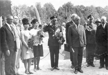 Подробнее о статье Открытие памятника советскому летчику капитану Н.Г.Маркину в с.Зарудня (Ед.хр. 3662)