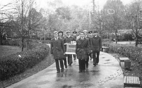 Подробнее о статье Митинг молодежи г.Тамбова, посвященный закладке земли из города-героя Тулы у монумента «Вечная слава» (Ед.хр. 3673)