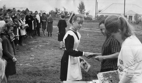 Подробнее о статье Праздник «Здравствуй, школа!» в Никифоровской средней школе (Ед.хр. 3774)